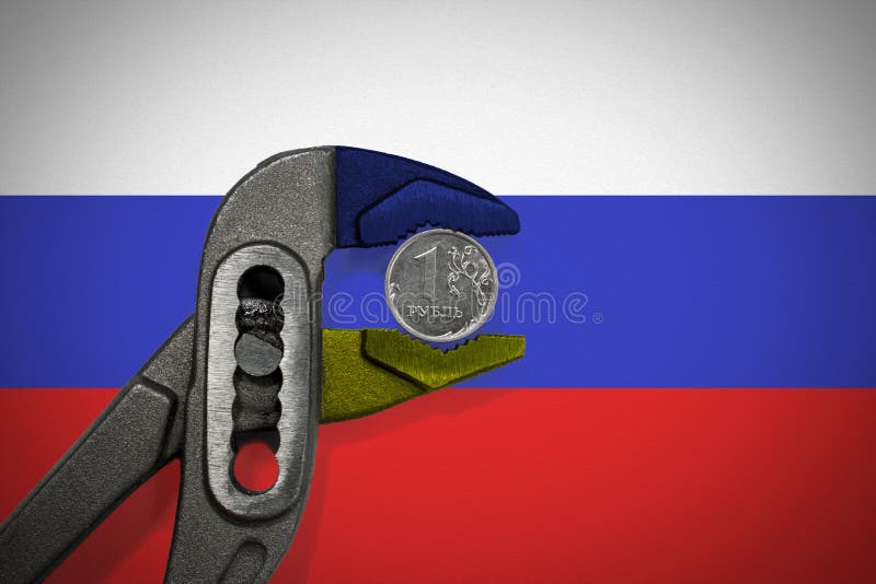 La moneta in vice sui precedenti della bandiera della Russia immagini stock libere da diritti La moneta in vice sui precedenti della bandiera della Russia immagini stock libere da diritti