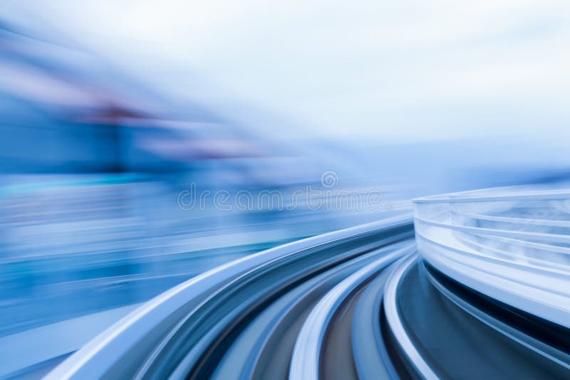 La morbidezza ha offuscato il treno commovente di moto fotografie stock libere da diritti La morbidezza ha offuscato il treno commovente di moto fotografie stock libere da diritti
