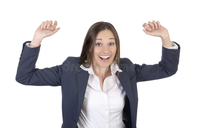 La mujer bonita es feliz y que anima con los brazos extendidos fotos de archivo libres de regalías La mujer bonita es feliz y que anima con los brazos extendidos fotos de archivo libres de regalías
