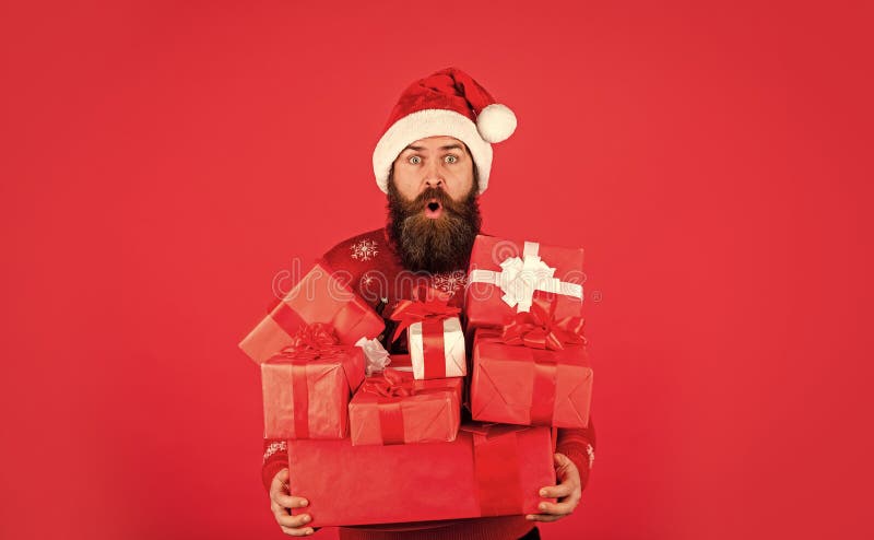 La navidad es tiempo de dar. descuentos de compras de año nuevo. santa claus barbudo en sombrero. celebrar la fiesta. listo para imagenes de archivo
