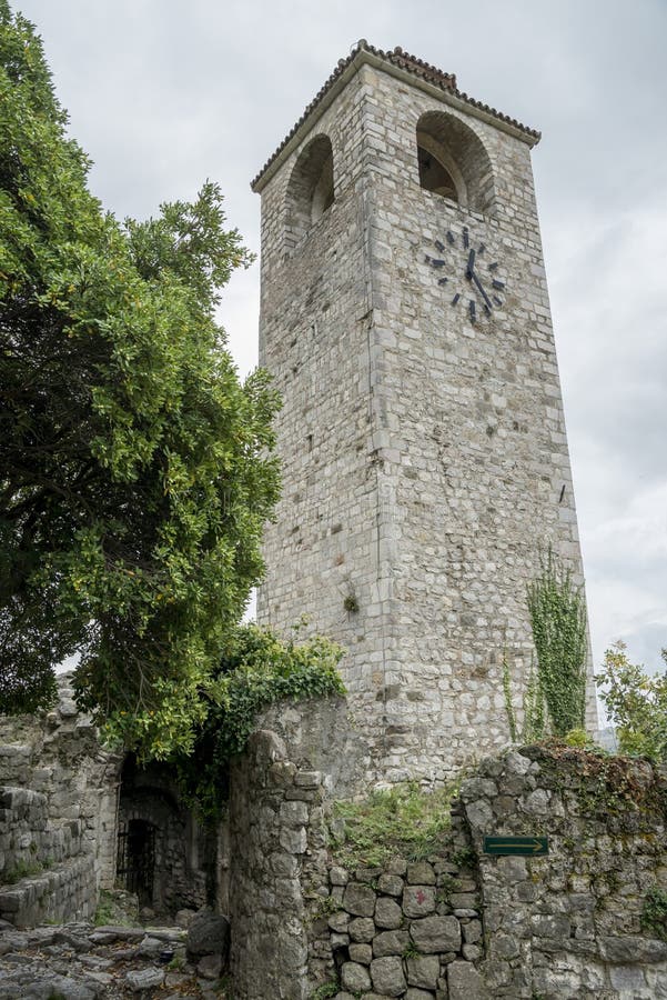 La opinión regional sobre la barra vieja de Stari de la ciudad en Montenegro fotos de archivo La opinión regional sobre la barra vieja de Stari de la ciudad en Montenegro fotos de archivo