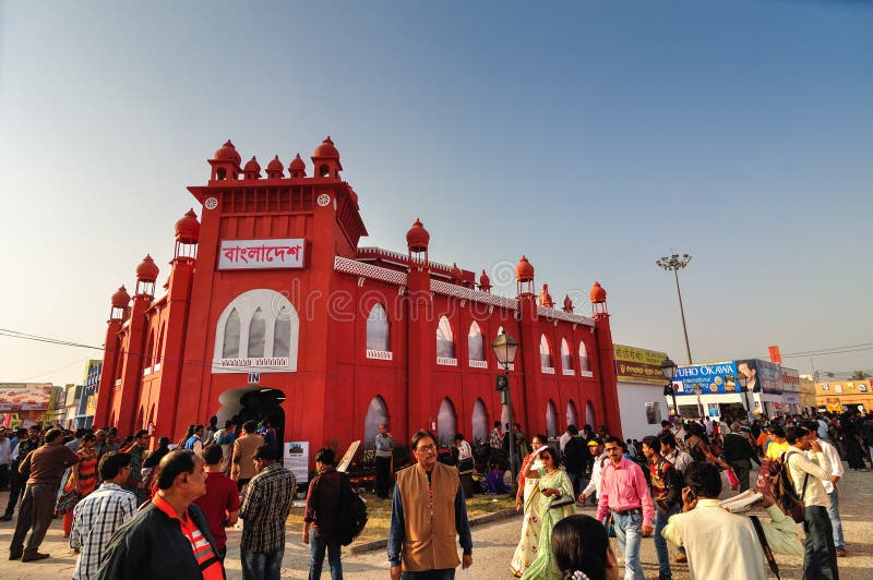 La parada de libros de Bangladesh, feria de libro de Kolkata - 2014. imagen de archivo La parada de libros de Bangladesh, feria de libro de Kolkata - 2014. imagen de archivo