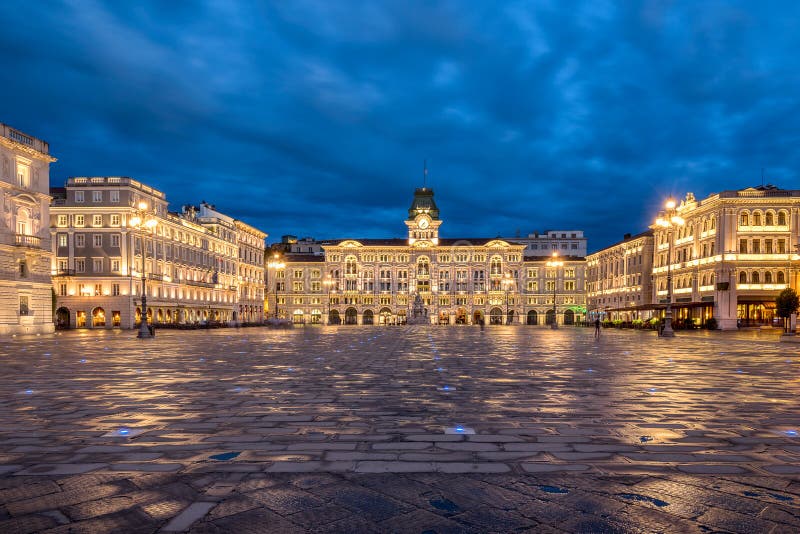 La piazza Dell Unita D& x27; L'Italia immagini stock La piazza Dell Unita D& x27; L'Italia immagini stock