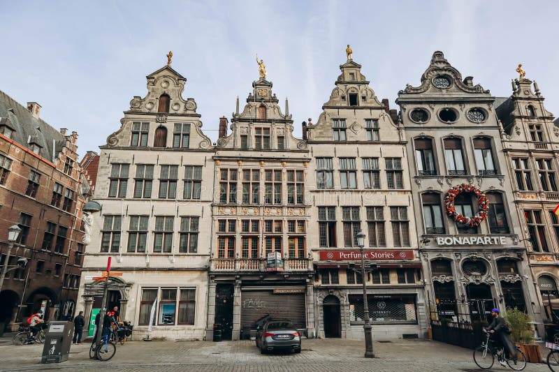 La place centrale d'anvers le marché de la grote photos libres de droits