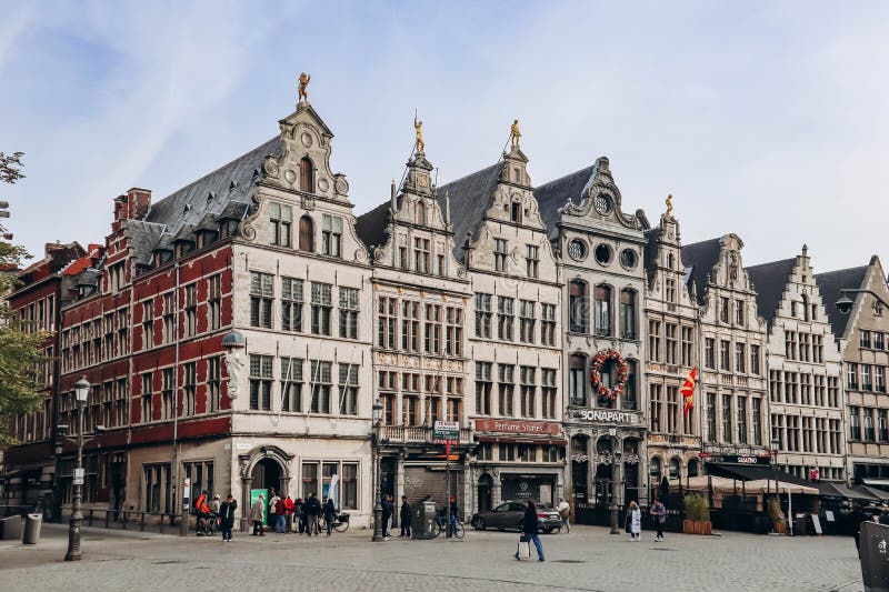 La place centrale d'anvers le marché de la grote située au coeur de la vieille ville photographie stock libre de droits