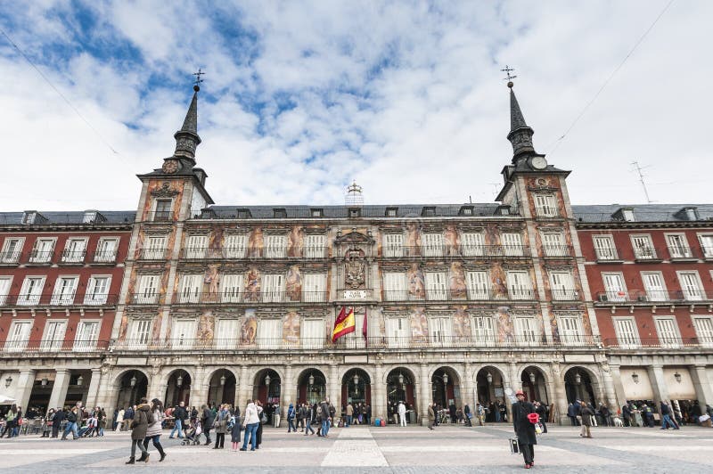 La place de maire de plaza à Madrid, Espagne photographie stock La place de maire de plaza à Madrid, Espagne photographie stock