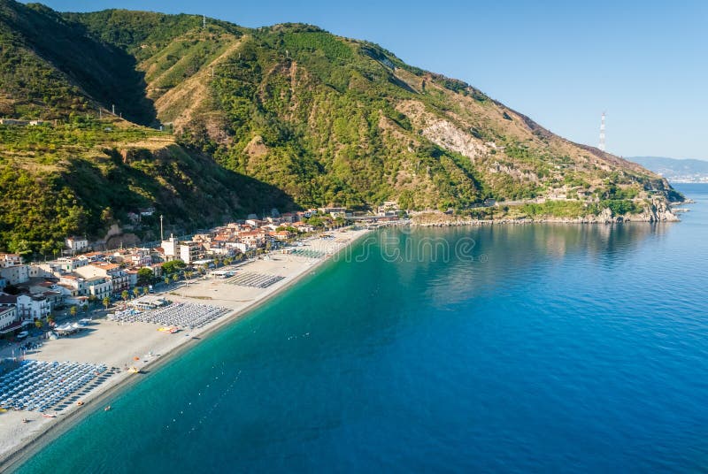 calabra a nord di scilla ea sud di gioia tauro