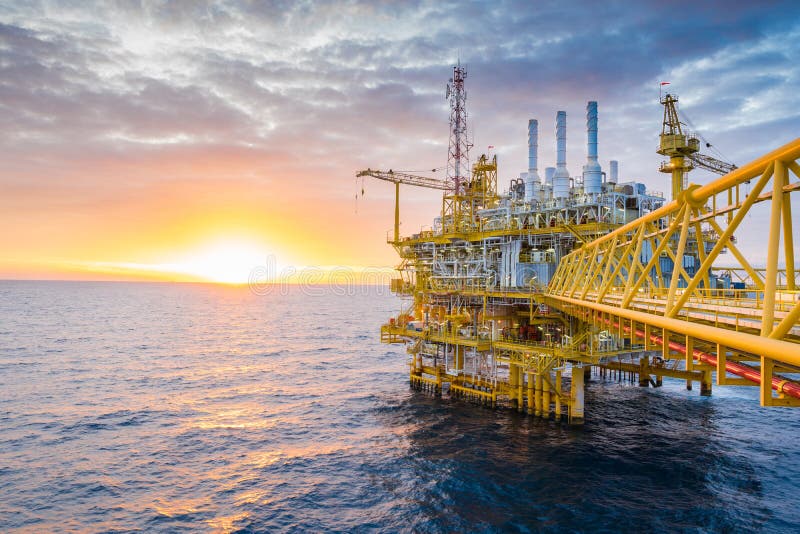 La plataforma de proceso central del petróleo y gas en sol fijó en el golfo de Tailandia, negocio del petróleo del petróleo y gas