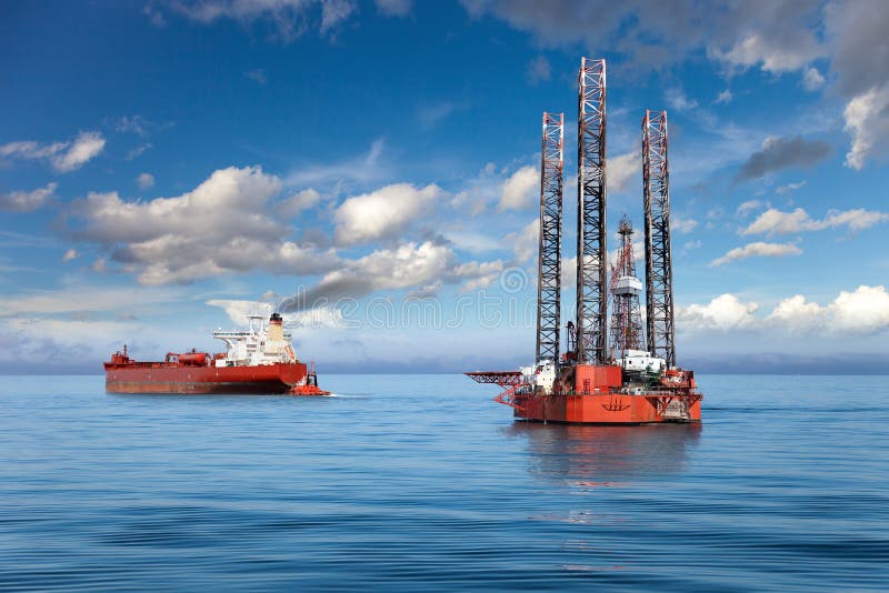 La plate-forme pétrolière de forage en mer. image libre de droits La plate-forme pétrolière de forage en mer. image libre de droits