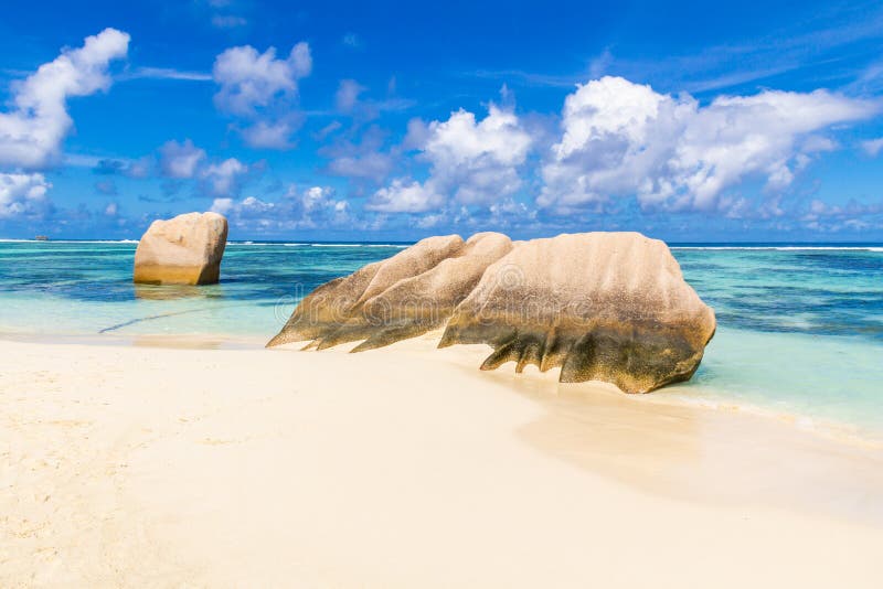 La plus belle plage des Seychelles, l'Anse Source d'Argent, l'île tropicale La Digue aux Seychelles images libres de droits La plus belle plage des Seychelles, l'Anse Source d'Argent, l'île tropicale La Digue aux Seychelles images libres de droits