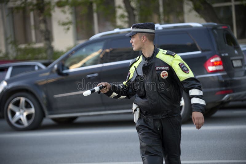 La police de la circulation travaillent Russie Juin 2016 photos libres de droits La police de la circulation travaillent Russie Juin 2016 photos libres de droits