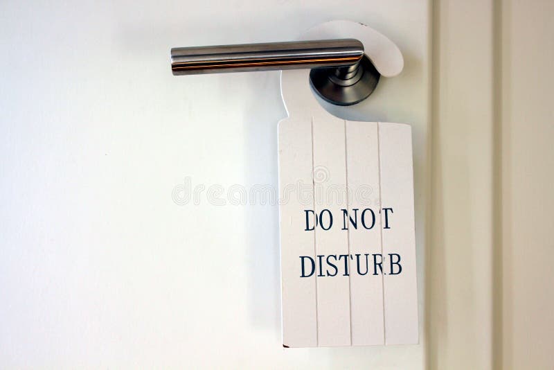 La porte de toilette avec font l'aucun touchent au signe photo stock La porte de toilette avec font l'aucun touchent au signe photo stock