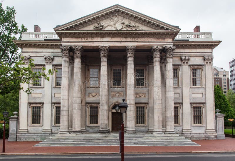 Prima Costruzione Della Banca in Bianco E Nero Immagine Stock