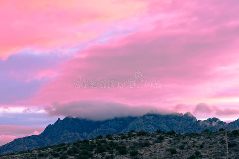 La puesta del sol rosada se nubla la curva grande NP Tejas los E.E.U.U. foto de archivo La puesta del sol rosada se nubla la curva grande NP Tejas los E.E.U.U. foto de archivo