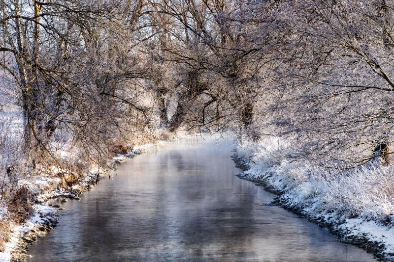 La rivière de Brenz en hiver photos stock La rivière de Brenz en hiver photos stock