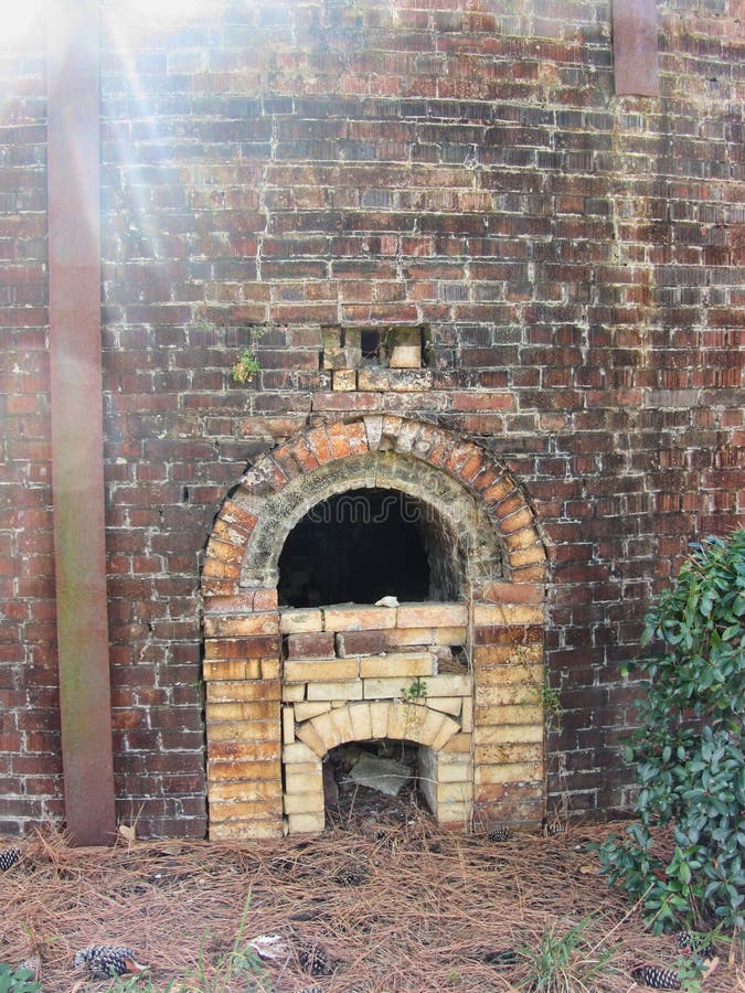 La ruche historique de brique a couvert d'un dôme le foyer Decatur Alabama de four