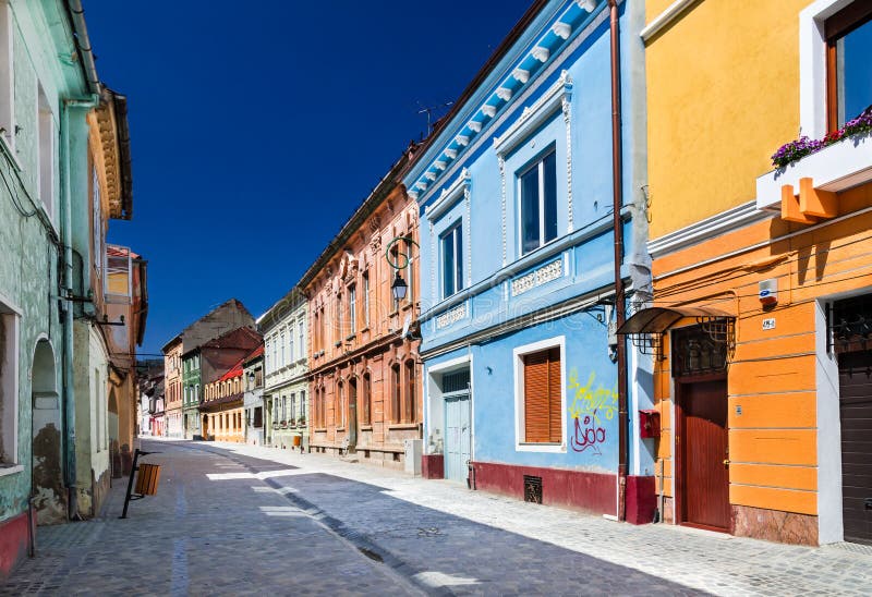 Rue médiévale en Brasov, Roumanie image stock Rue médiévale en Brasov, Roumanie image stock