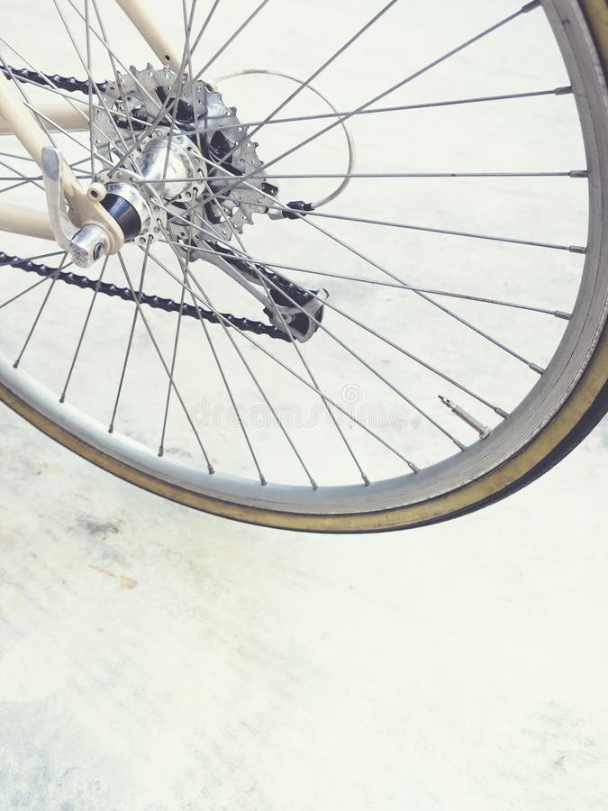 La rueda de bicicleta parte servicio fotografía de archivo La rueda de bicicleta parte servicio fotografía de archivo