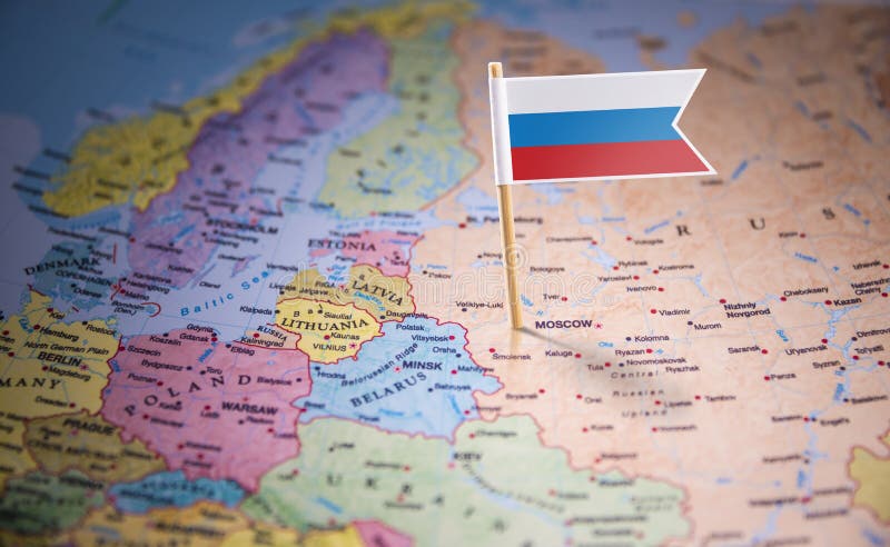 La Russie a identifié par un drapeau sur la carte