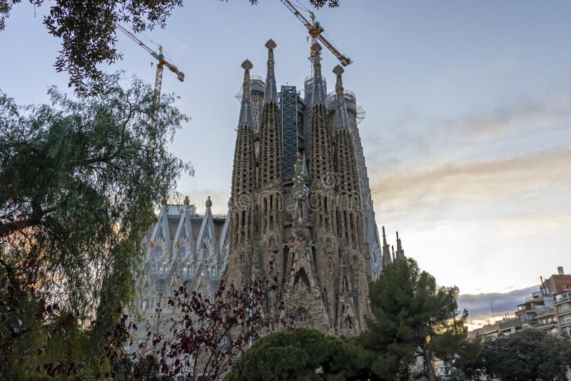 La Sagrada Familia - Chiesa cattolica di Barcellona Colori naturali fotografia stock libera da diritti La Sagrada Familia - Chiesa cattolica di Barcellona Colori naturali fotografia stock libera da diritti