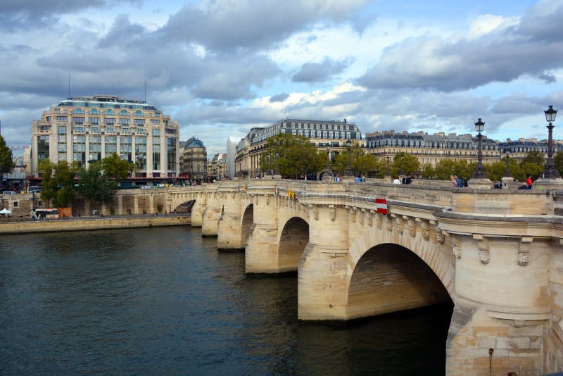 La Samaritaine is a Large Department Store in Paris Editorial Photo - Image  of droite, french: 159741836