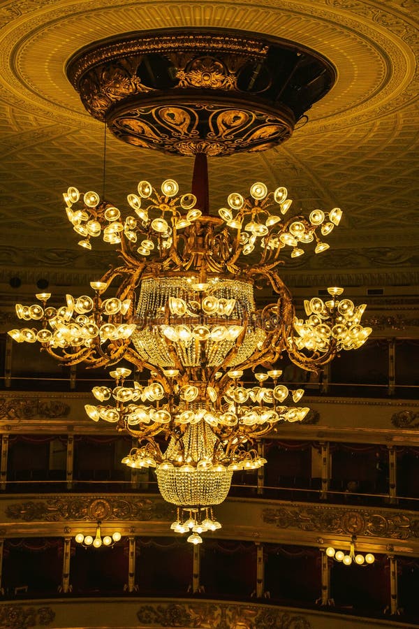 A Scala em Milão foto de stock royalty free