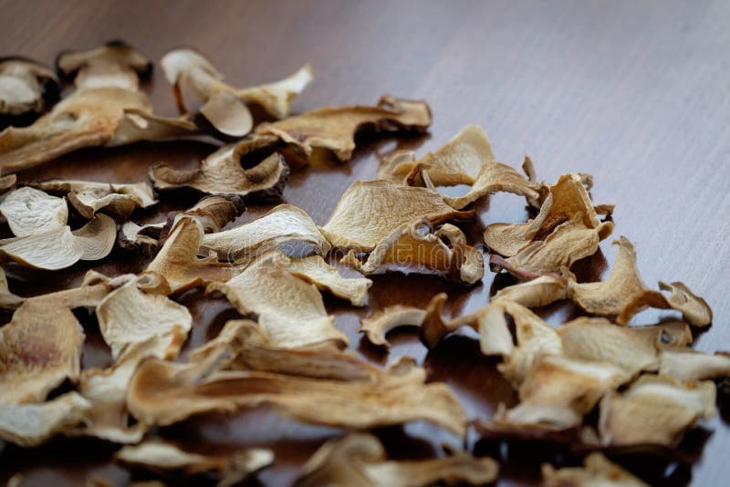 La seta secada del boleto corta textura del fondo de la comida imágenes de archivo libres de regalías