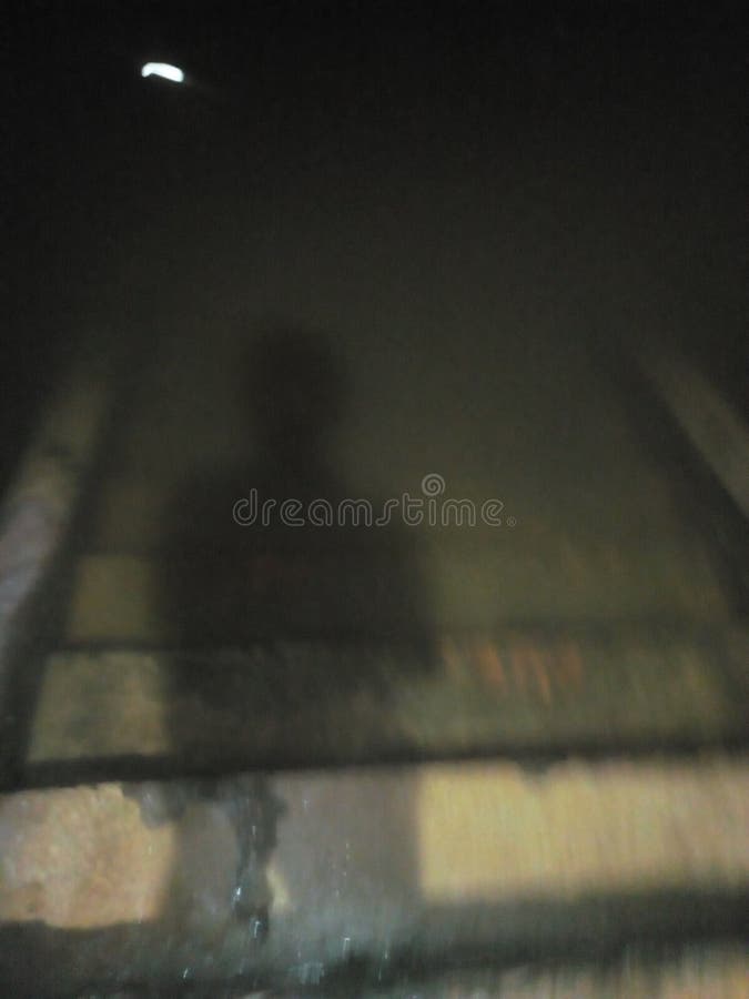 La sombra nunca se deja sola foto de archivo libre de regalías La sombra nunca se deja sola foto de archivo libre de regalías