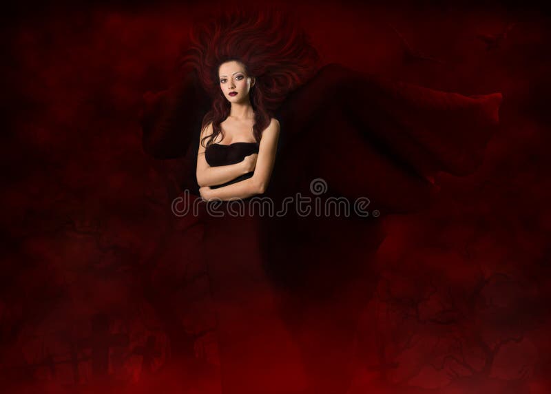 La sorcière de femme sur l'emetery de ¡ de Ð, mannequin de Halloween dans des ailes s'habillent photo stock La sorcière de femme sur l'emetery de ¡ de Ð, mannequin de Halloween dans des ailes s'habillent photo stock