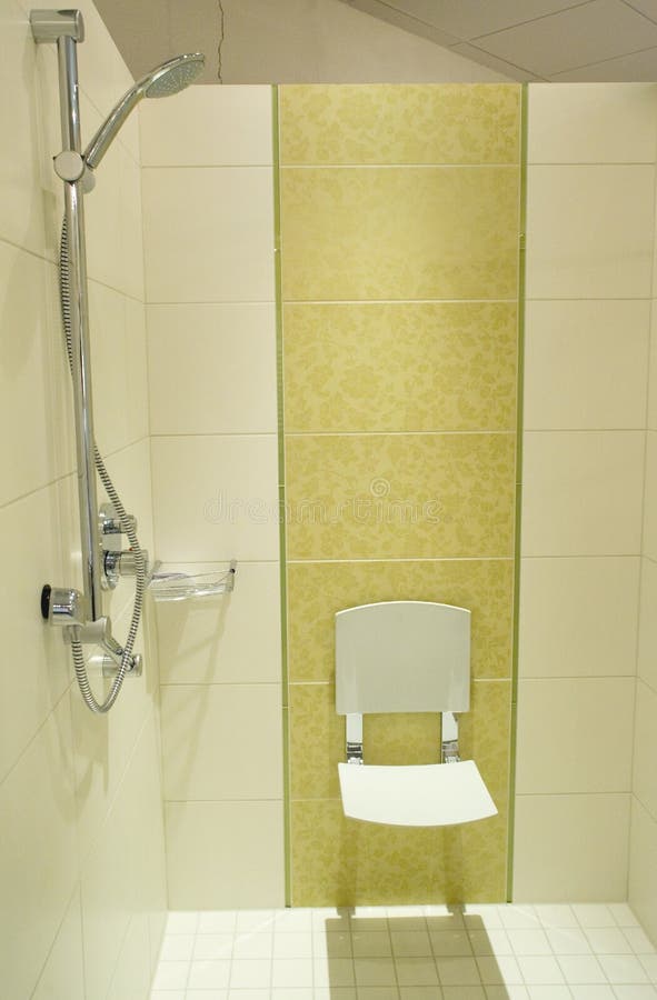 la stanza da bagno ha andicappato fotografie stock libere da diritti la stanza da bagno ha andicappato fotografie stock libere da diritti