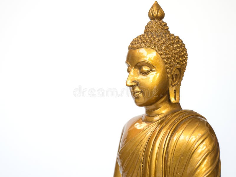 La statua antica dorata di Buddha sui precedenti bianchi ha isolato il fondo Il fronte del Buddha si è girato verso la destra fotografia stock La statua antica dorata di Buddha sui precedenti bianchi ha isolato il fondo Il fronte del Buddha si è girato verso la destra fotografia stock