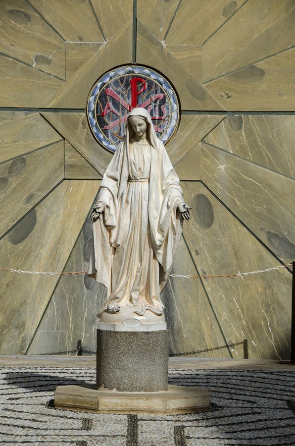 La statua del Virgin Mary, Nazareth fotografie stock La statua del Virgin Mary, Nazareth fotografie stock