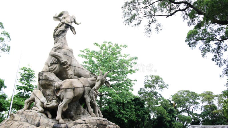 La statua di cinque ram del parco di Yuexiu, Canton, Cina fotografia stock La statua di cinque ram del parco di Yuexiu, Canton, Cina fotografia stock