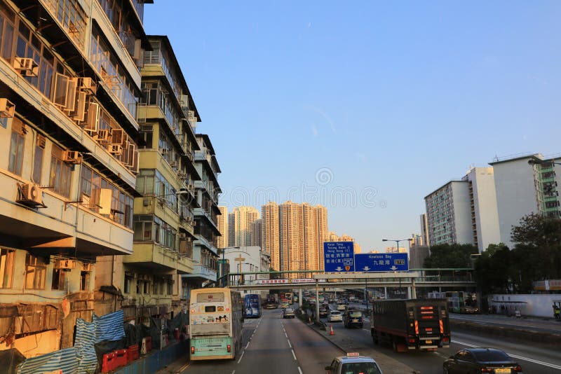 La strada principale di kowloon orientale 2017 immagini stock