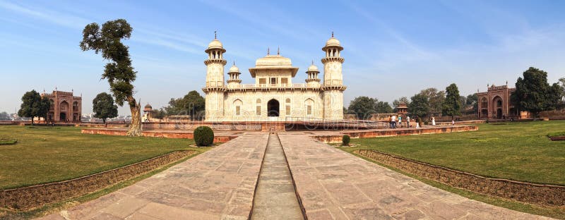 La tomba di Itmad-ud-Daula è un mausoleo di Mughal. fotografie stock libere da diritti