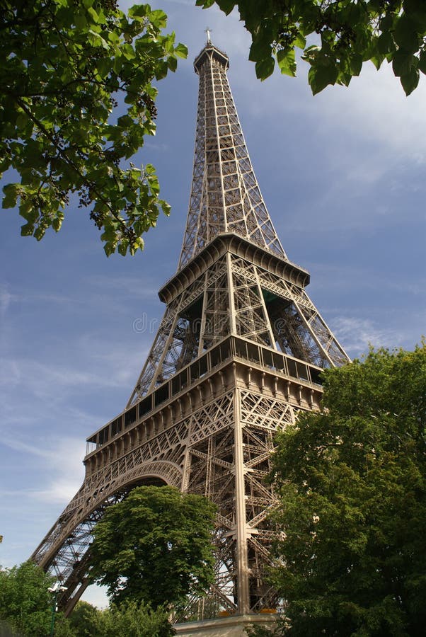 La torre Eiffel en París, Francia fotos de archivo libres de regalías La torre Eiffel en París, Francia fotos de archivo libres de regalías
