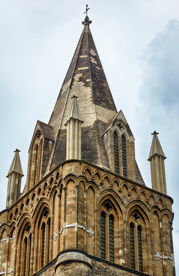 La torre que cruza de la catedral de la iglesia de Cristo Universidad de Oxford inglaterra foto de archivo libre de regalías La torre que cruza de la catedral de la iglesia de Cristo Universidad de Oxford inglaterra foto de archivo libre de regalías