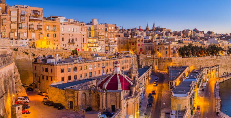 La Valeta, Malta - las casas y las paredes tradicionales de La Valeta imagenes de archivo La Valeta, Malta - las casas y las paredes tradicionales de La Valeta imagenes de archivo