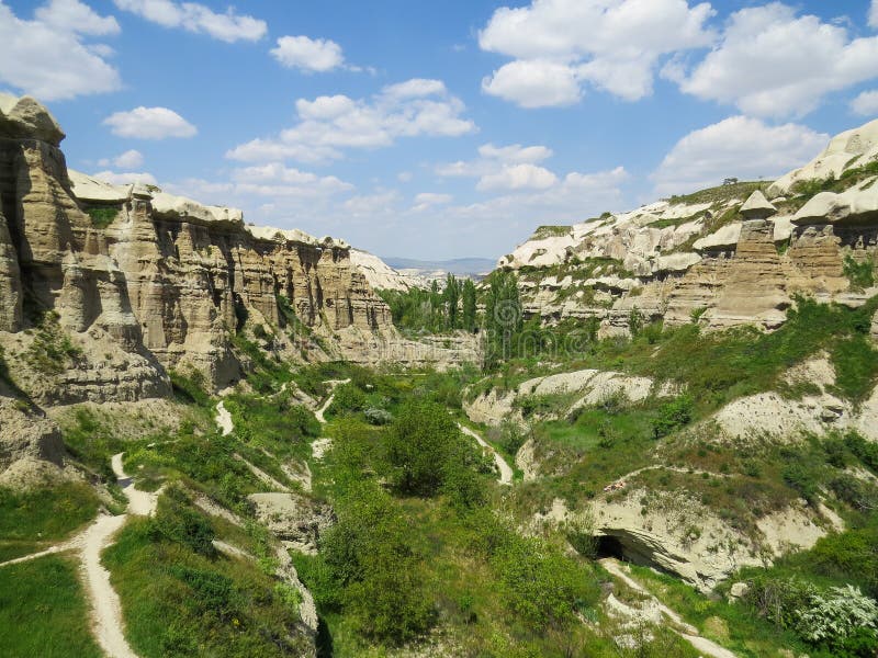 La vallée de pigeon est située entre les villages d'Uchisar et Goreme Cappadocia, Turquie photos libres de droits La vallée de pigeon est située entre les villages d'Uchisar et Goreme Cappadocia, Turquie photos libres de droits