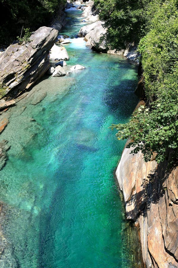 Barrage Dans Val Verzasca (Tessin Suisse) Photo stock Image du