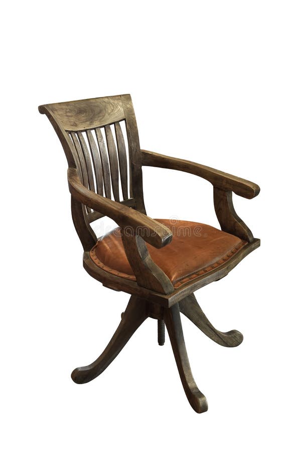 La vecchia retro sedia con legno marrone ed ha un sedile di cuoio isolato su fondo bianco fotografie stock libere da diritti La vecchia retro sedia con legno marrone ed ha un sedile di cuoio isolato su fondo bianco fotografie stock libere da diritti