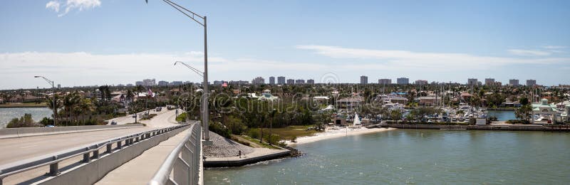 Vista panorámica camino a Marco Island, Florida fotos de archivo libres de regalías