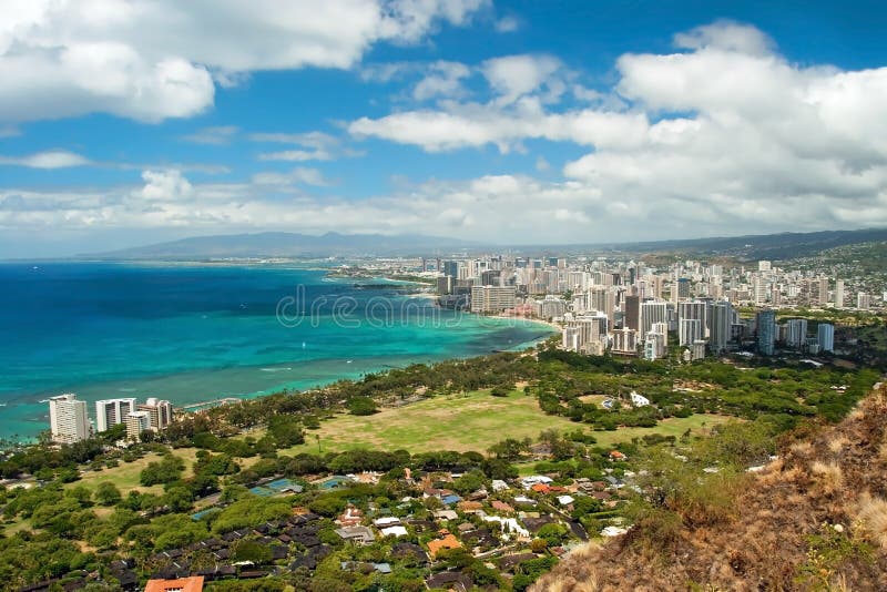 La vista aérea de Honolulu y Waikiki varan de Diamond Heat fotos de archivo La vista aérea de Honolulu y Waikiki varan de Diamond Heat fotos de archivo