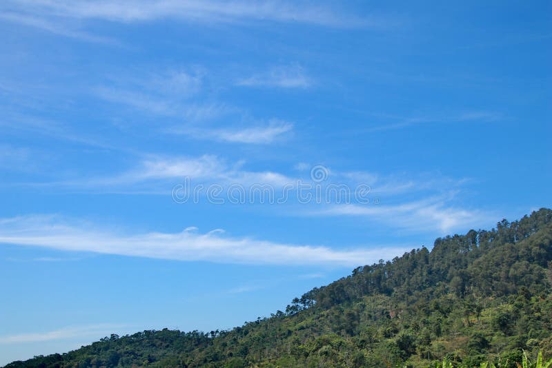 La vista de las montañas de Dieng sigue siendo muchas áreas residenciales fotos de archivo libres de regalías La vista de las montañas de Dieng sigue siendo muchas áreas residenciales fotos de archivo libres de regalías
