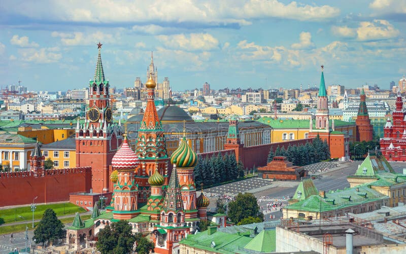 La vue sur la place rouge de Moscou, Kremlin domine, horloge Kuranti, église de cathédrale du ` s de Basil de saint, mausolée de photo stock La vue sur la place rouge de Moscou, Kremlin domine, horloge Kuranti, église de cathédrale du ` s de Basil de saint, mausolée de photo stock