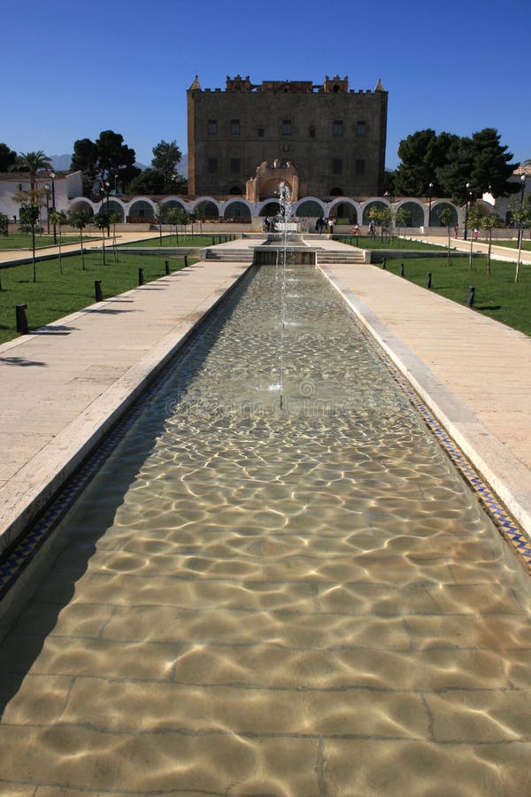 La Zisa en Tuin van het Paleis: Mediterrane vegetatie en plashing fonteinen