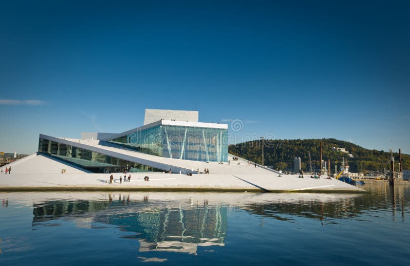 La ópera en Oslo, Noruega imagen de archivo La ópera en Oslo, Noruega imagen de archivo