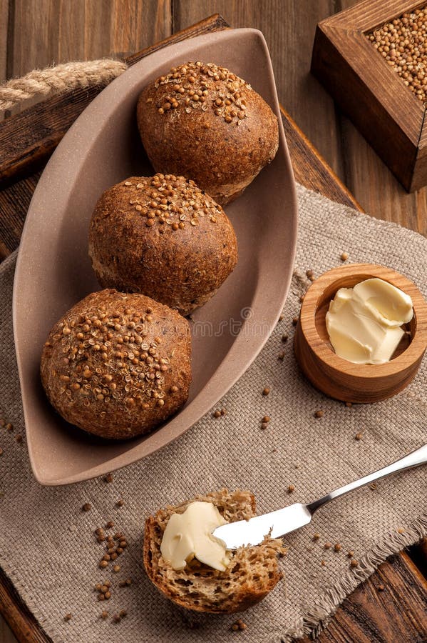 Laag-carburator gluten-vrije broodjes stock fotografie Laag-carburator gluten-vrije broodjes stock fotografie