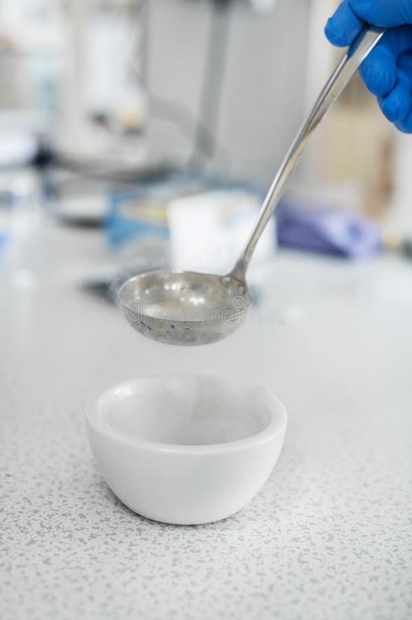 Liquid Nitrogen Chemical Formula Stock Photos Free & RoyaltyFree