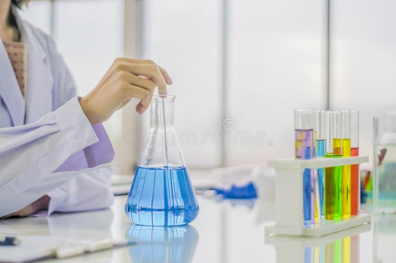 Lab Testing Products By chemist, women, and chemistry experiments, liquid colors for everyday chemicals To develop safe for consumers. Lab Testing Products By chemist, women, and chemistry experiments, liquid colors for everyday chemicals To develop safe for consumers.